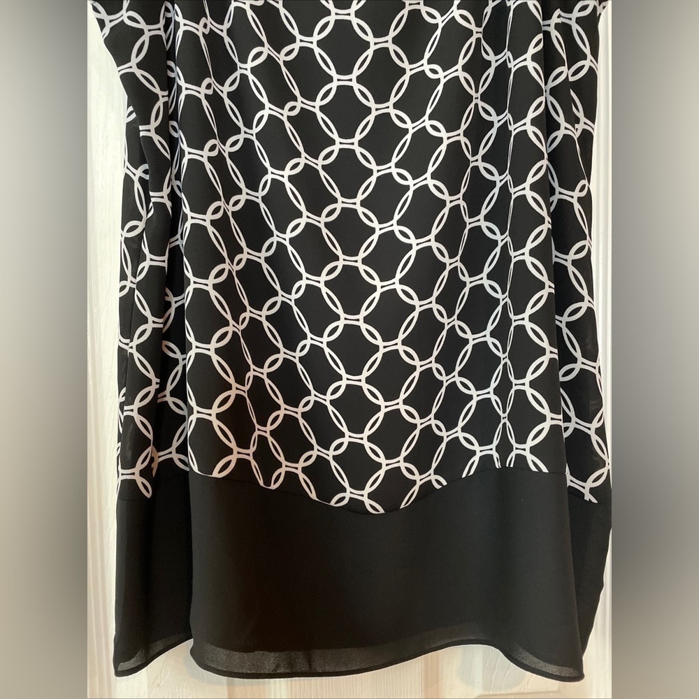Chico's Black White Tank Top Scoop Neck Blouse Size 8/10 - Picture 4 of 16